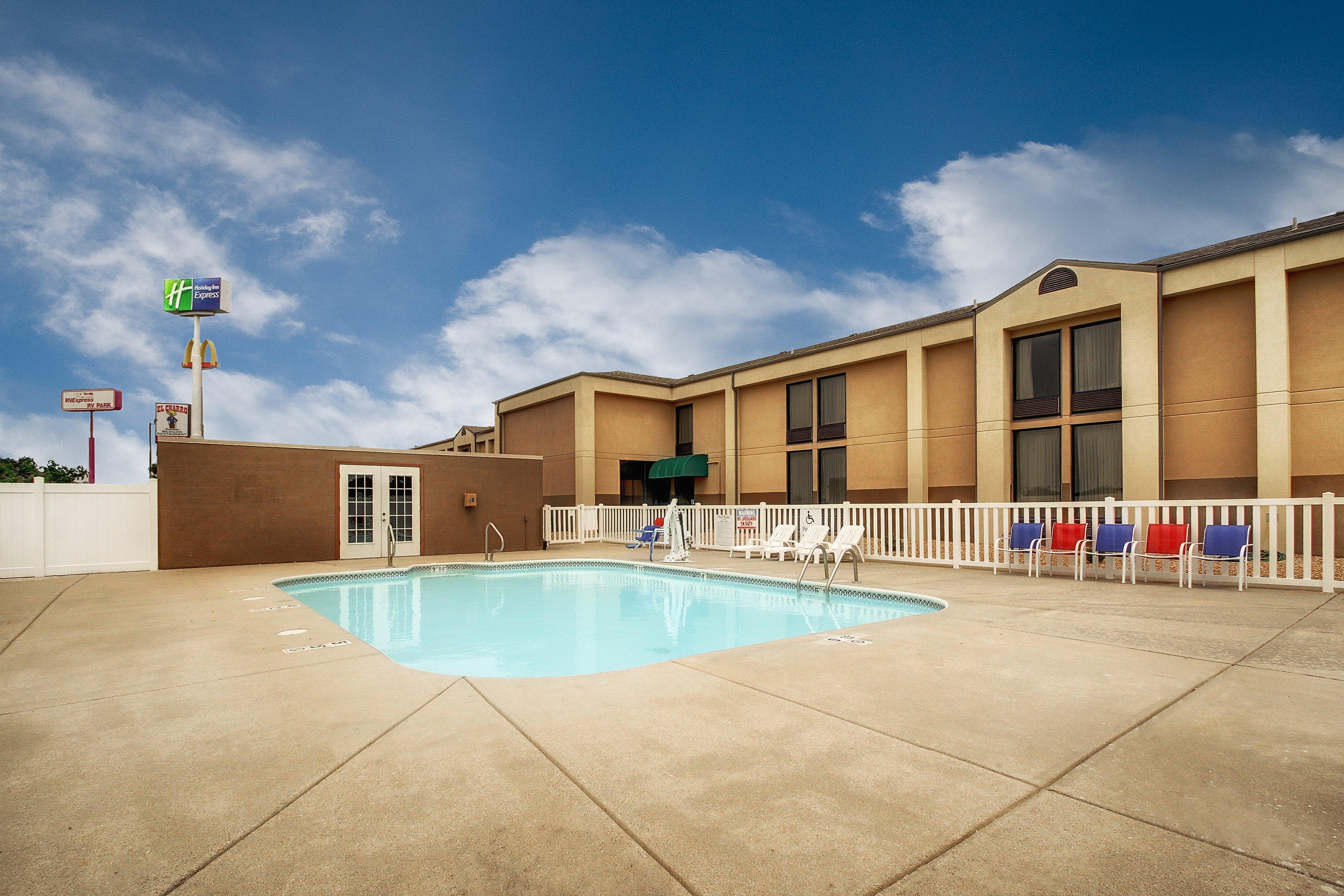 Holiday Inn Express Marshfield - Springfield Area By Ihg Exterior foto