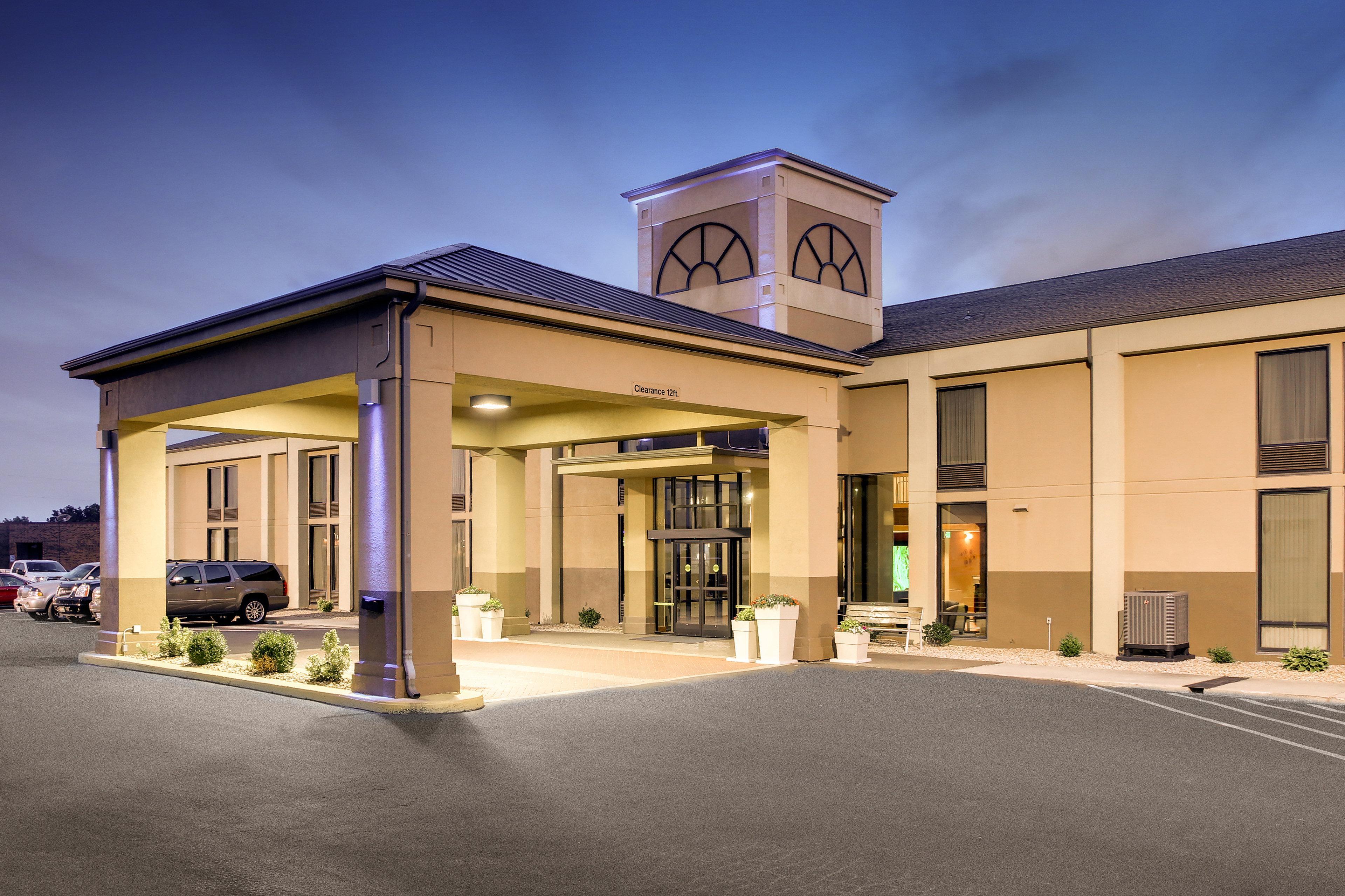 Holiday Inn Express Marshfield - Springfield Area By Ihg Exterior foto