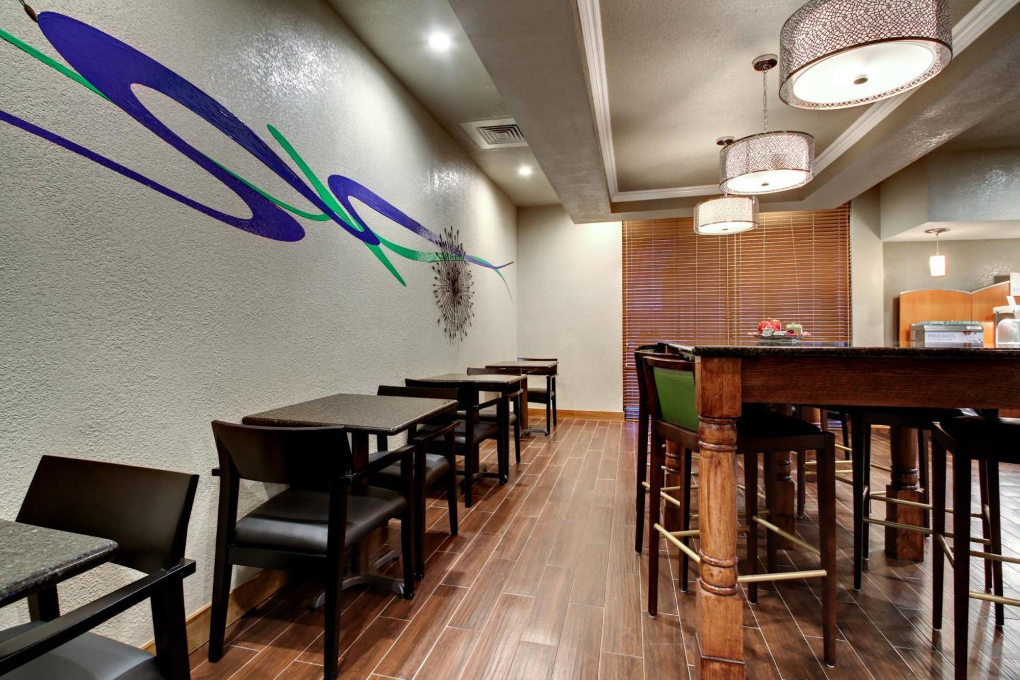 Holiday Inn Express Marshfield - Springfield Area By Ihg Exterior foto