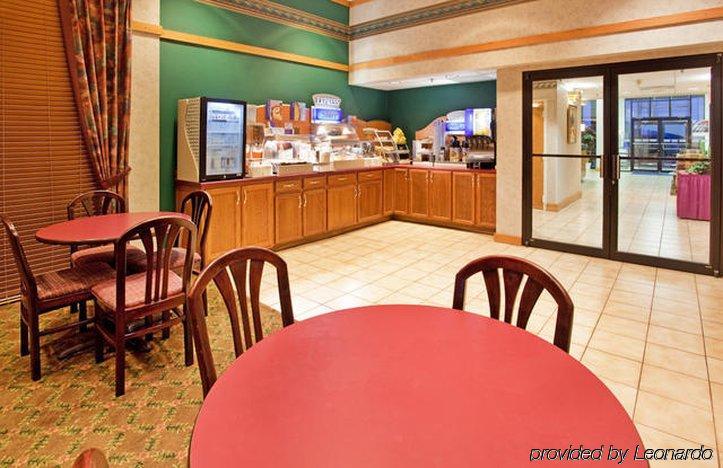 Holiday Inn Express Marshfield - Springfield Area By Ihg Restaurante foto